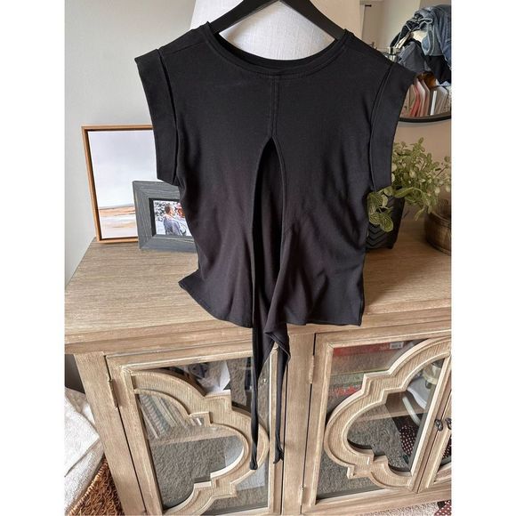 Vince Women’s Black Short Sleeve Tie Back Blouse Size Xsmall - Picture 2 of 3